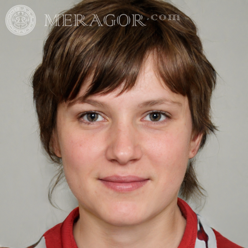 Foto eines witzigen Mädchens Gesichter von kleinen Mädchen Europäer Russen Maedchen