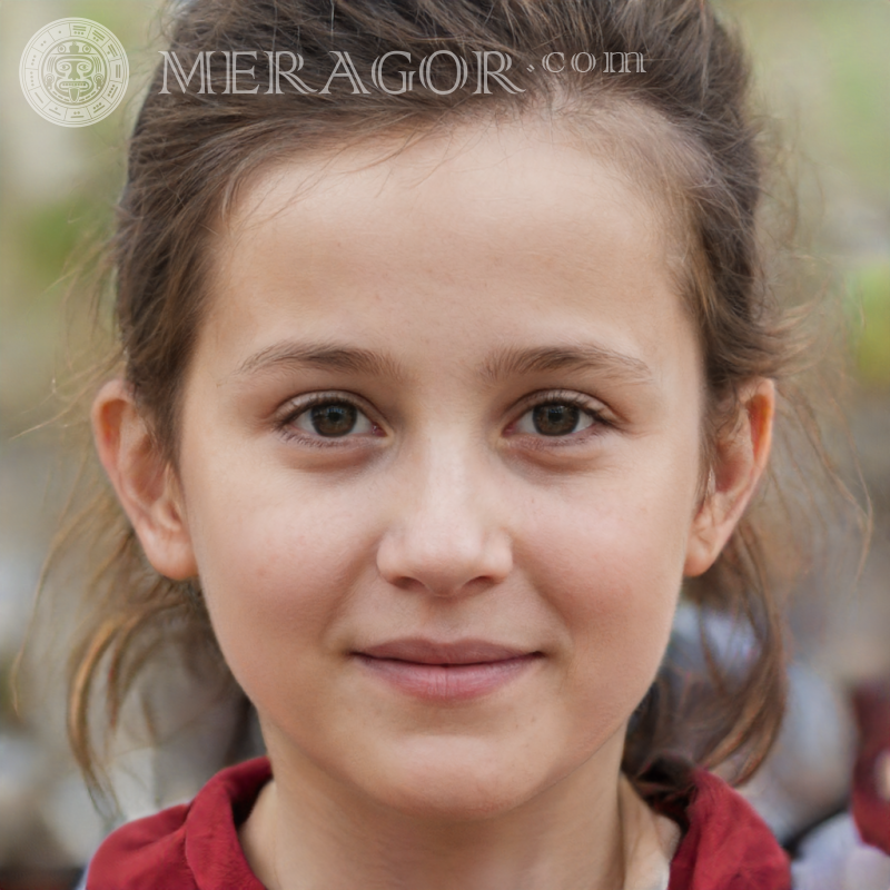 Portrait une fille sportive Visages de petites filles Européens Russes Petites filles