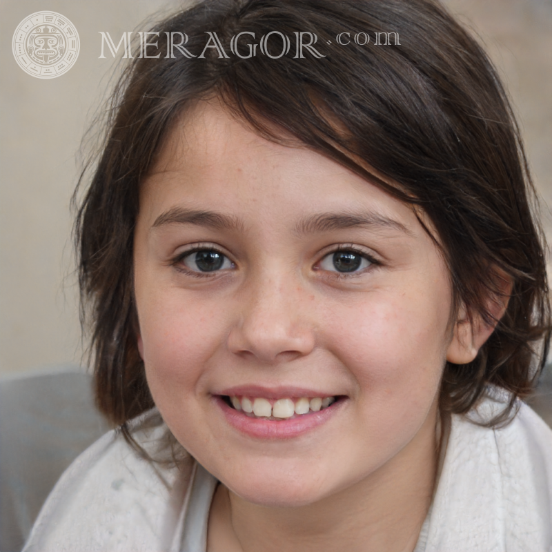 Retrato de una niña feliz | 6 Rostros de niñas pequeñas Europeos Rusos Niñas