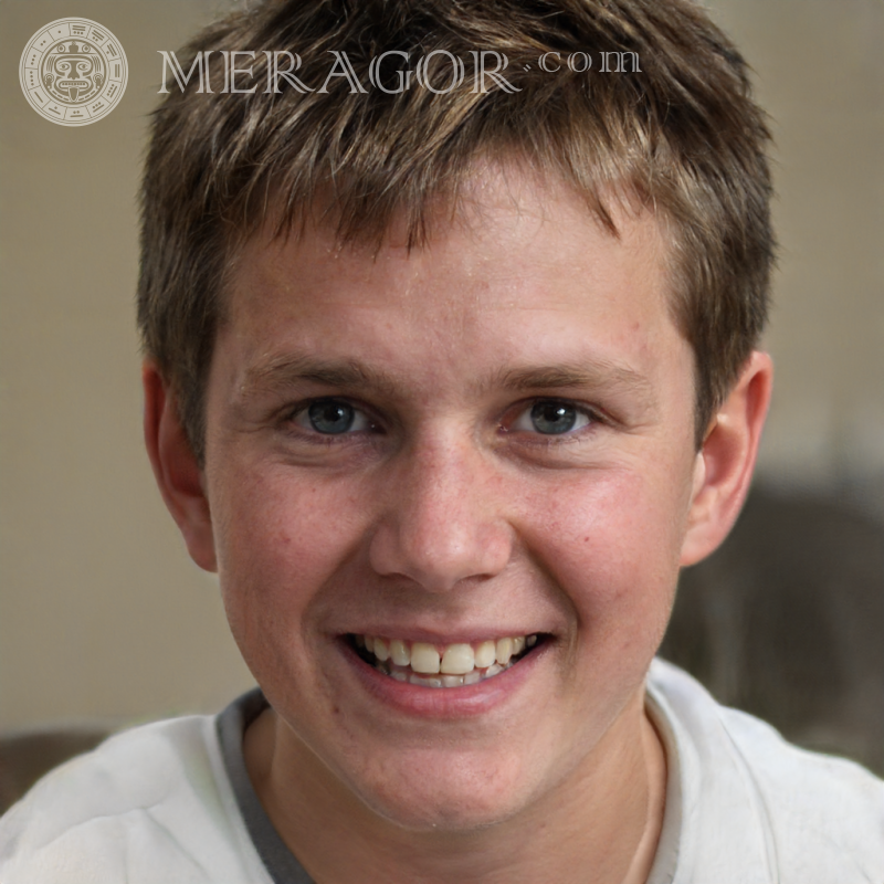 Baixe uma foto do rosto de um menino feliz sem registro Rostos de meninos Europeus Russos Ucranianos