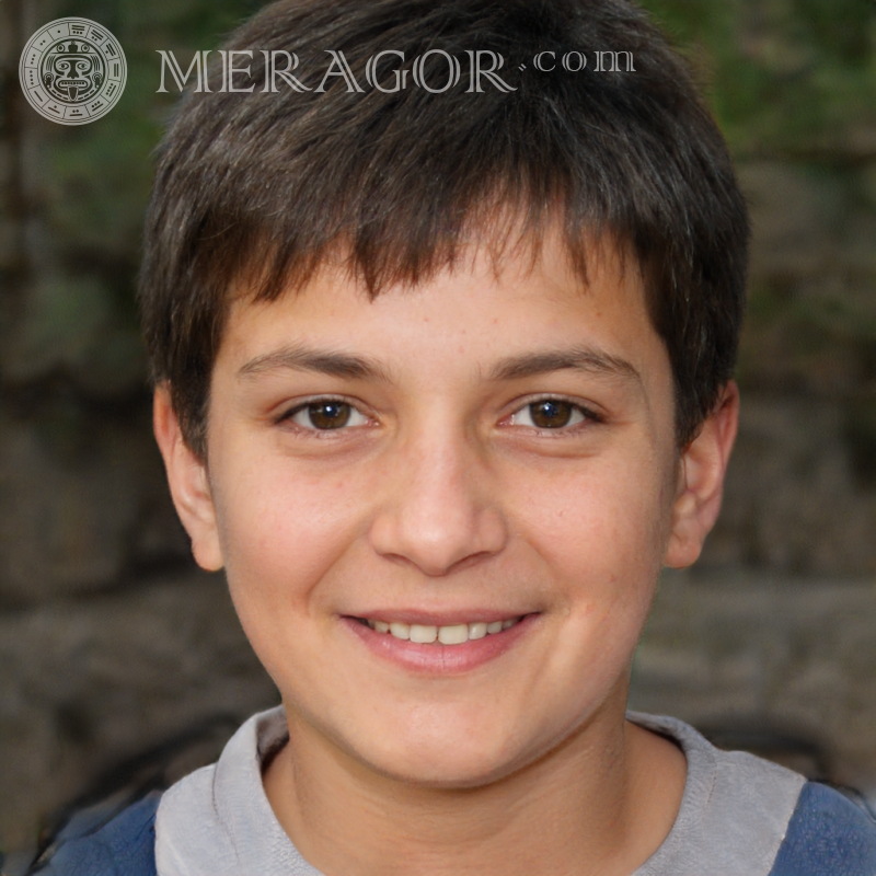 Laden Sie das Gesicht eines 9-jährigen Jungen herunter Gesichter von Jungen Europäer Italiener Spanier