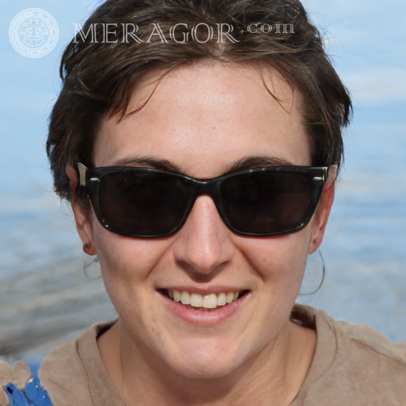 Foto de una mujer con gafas negras Rostros de chicas Europeos Rusos Niñas adultas
