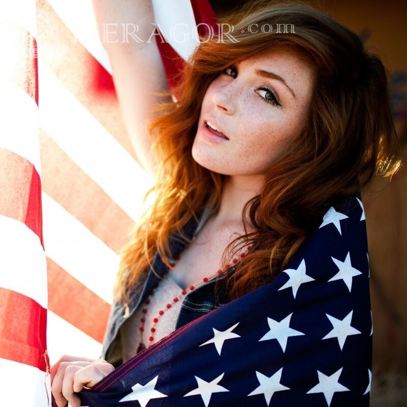 Фото американської дівчини на аватарку Американці