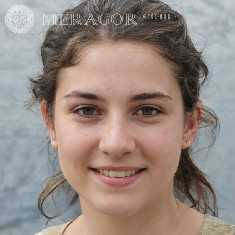 Le visage de la jeune fille ukrainienne a 19 ans Ukrainiens Européens Les filles