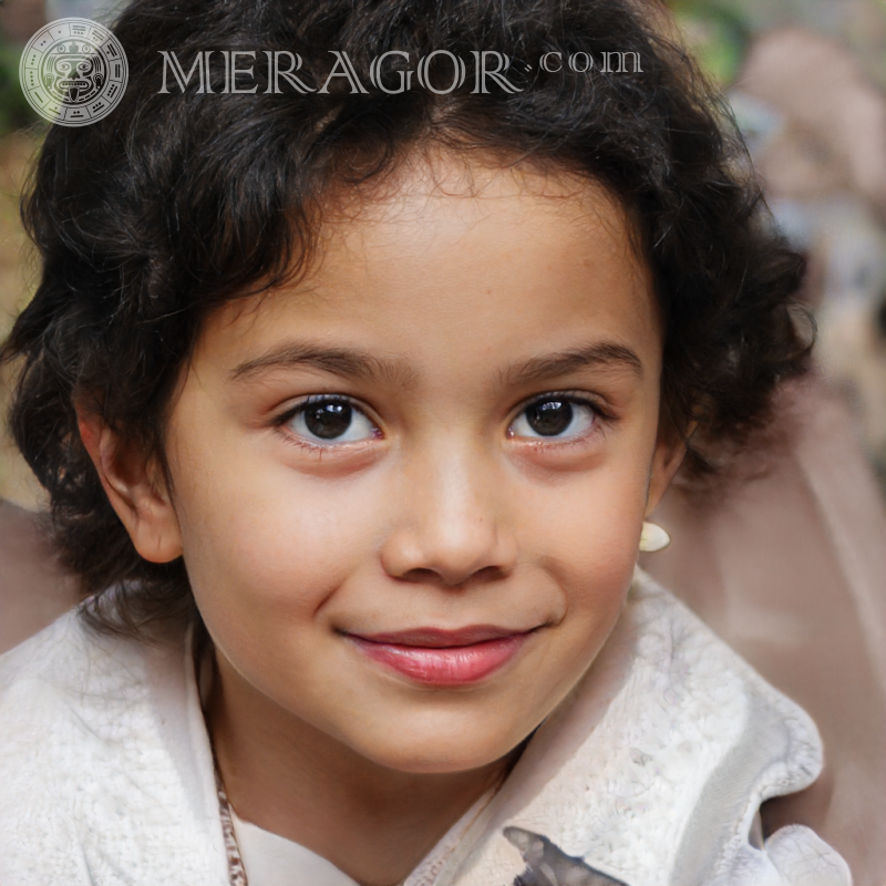 Foto do rosto de uma garotinha brasileira Negros Brasileiros Europeus Espanhóis