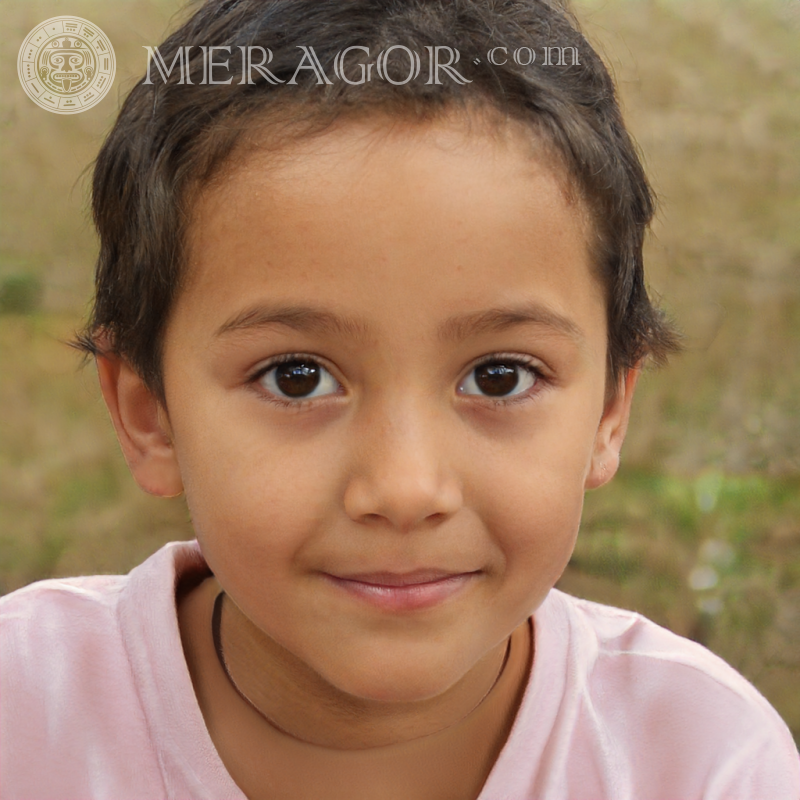 Téléchargement de visage de petite fille portugaise Noirs Brésiliens Européens