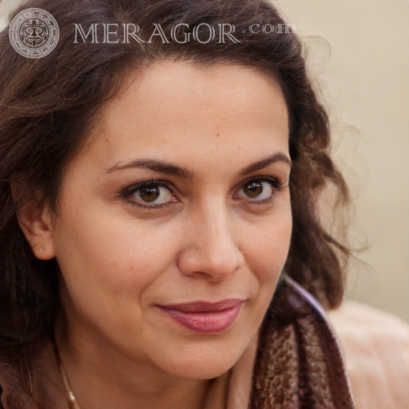 Лицо испанской женщины 37 лет Испанцы Европейцы Португальцы