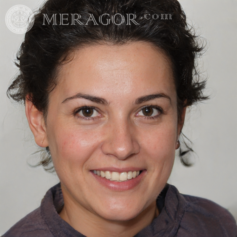 Foto einer Portugiesin mit kurzen Haaren Portugiesisch Europäer Frauen
