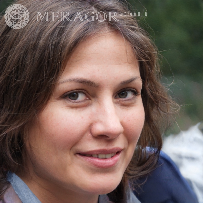 Rostos falsos de mulheres no avatar Loveplanet Russos Europeus Ucranianos