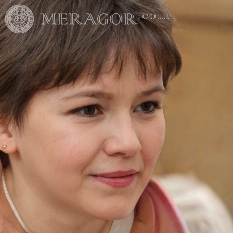 Фейкові фото жінок у профіль Російські Європейці Українці