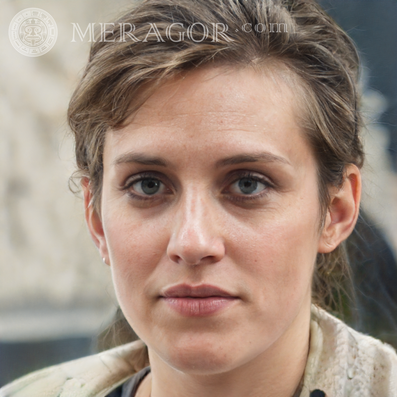 Foto de rosto de mulher de 34 anos | 0 Russos Europeus Ucranianos
