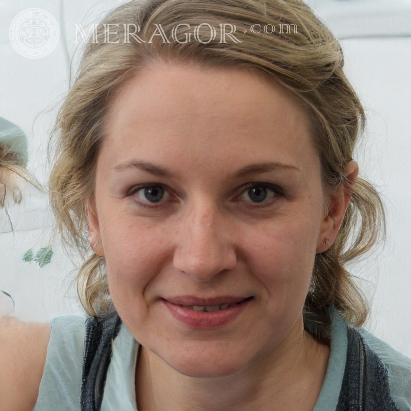 Фейкові фото жінок на аватарку FunnyOrDie Російські Європейці Українці