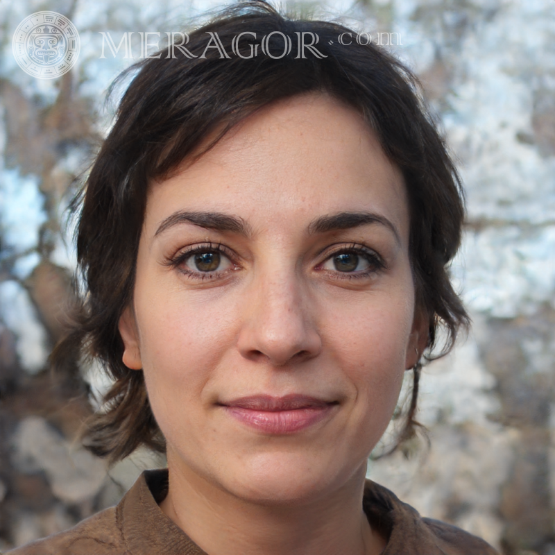 Фейкові фото жінок на аватарку Drom Російські Європейці Українці