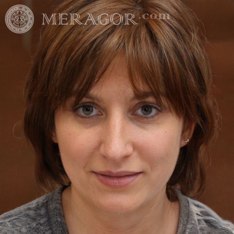 Gesichter von Frauen nach 40 | 40 Ukrainer Europäer Russen
