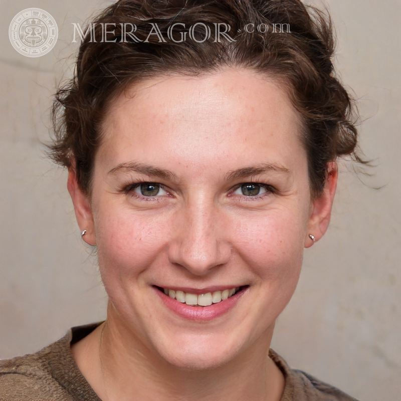 Corte de pelo corto con foto de cara ovalada para mujer. Rusos Europeos Ucranianos