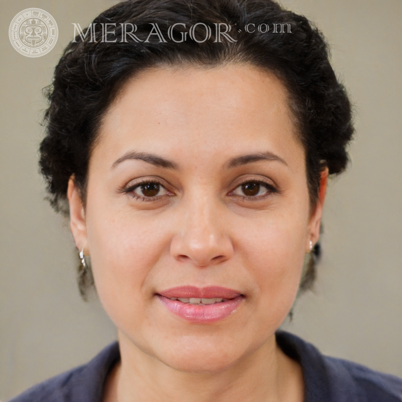 Foto de una mujer en la portada del sitio Brasileños Mujeres Caras, retratos