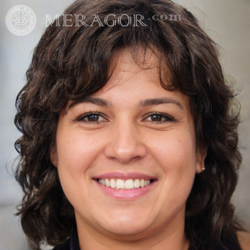 Gefälschte weibliche Profilfotos | 0 Brasilianer Frauen Gesichter, Porträts