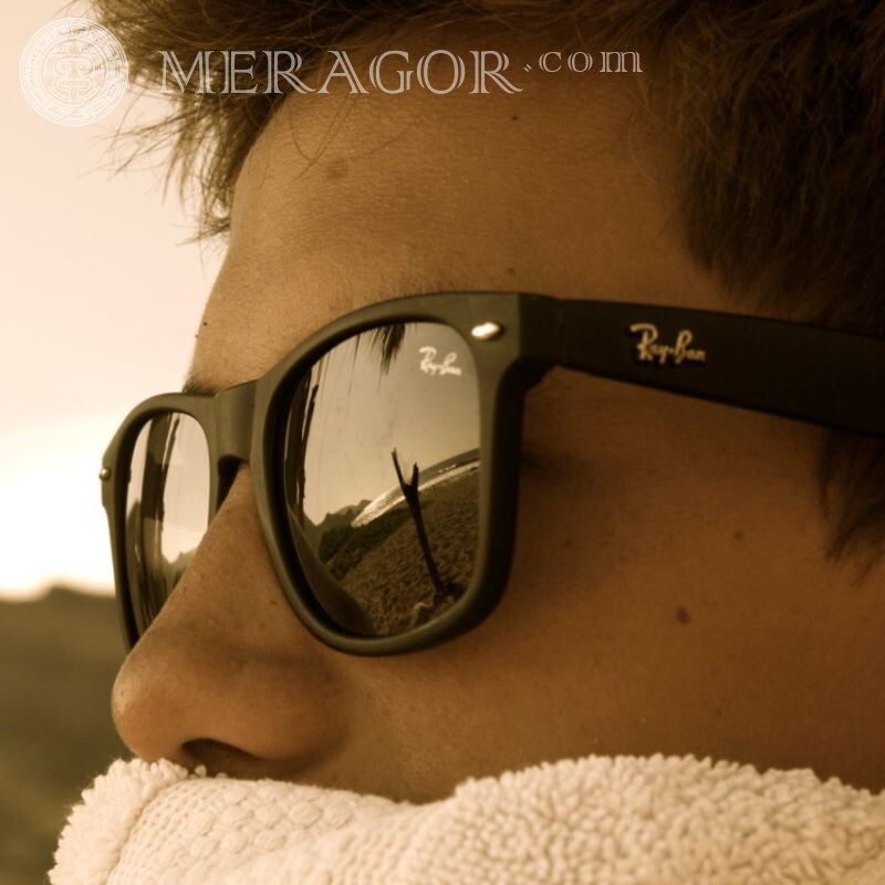 Avatar de óculos de sol com um cara Em óculos de sol Sem rosto Rapazes