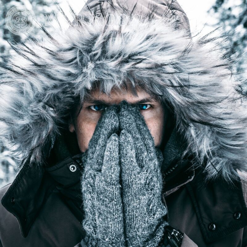 Фотография мужчины в капюшоне на аватар Без лица В капюшоне Зимние