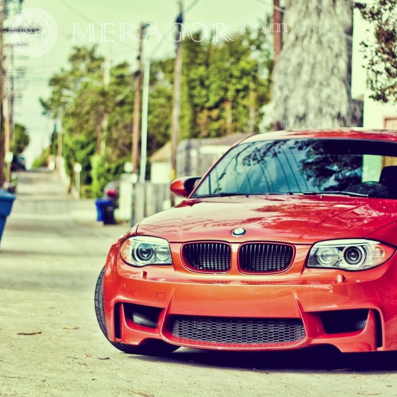 Завантажити фото BMW на аватарку дівчині на профіль Автомобілі Червоні Транспорт