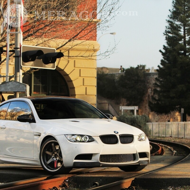 Foto de un automóvil BMW en un avatar para un chico en un perfil Autos Transporte
