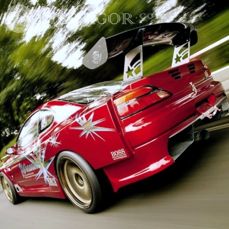 Imagen de un coche deportivo para la foto de perfil de un hombre Autos Rojos Transporte