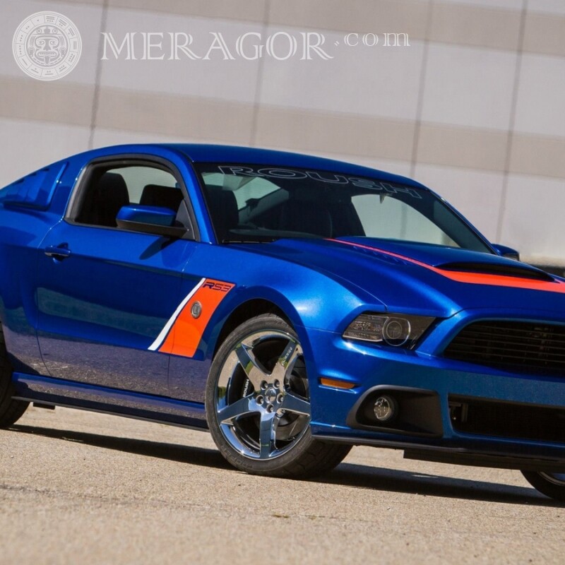 Eingängiger blauer Ford Mustang Foto auf Ihrem Profilbild für einen Kerl herunterladen Autos Transport