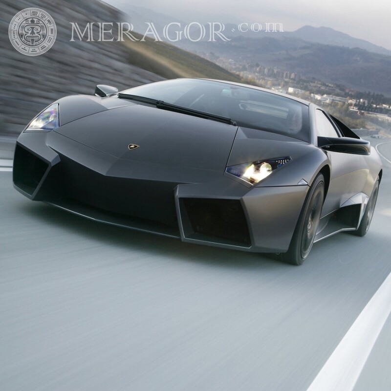 Завантажити картинку потужної чорної Lamborghini на аватарку Автомобілі Транспорт