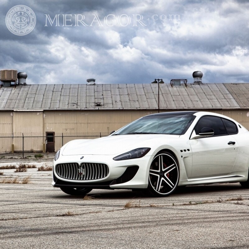 Скачать картинку потрясающий белый Maserati на аву для парня Автомобили Транспорт
