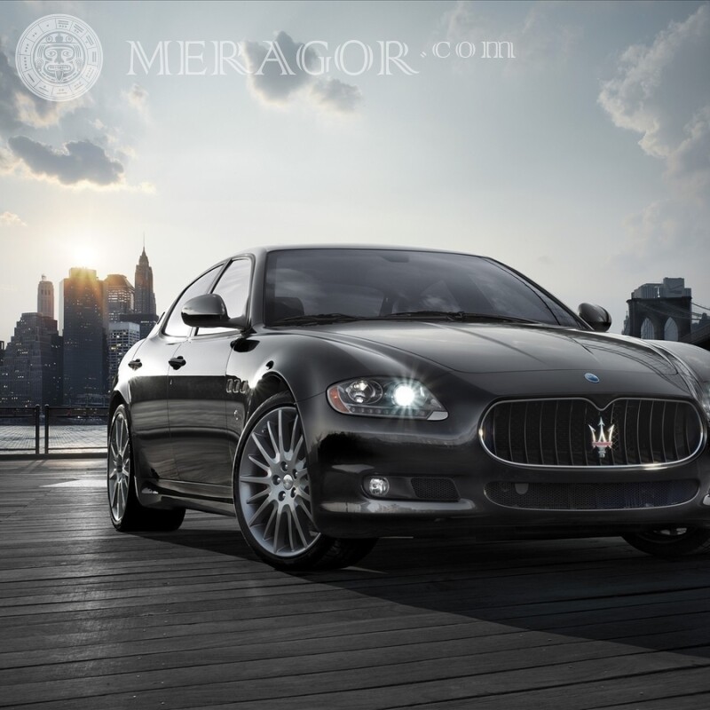 Laden Sie das Foto eines eleganten Maserati auf Ihr Profilbild für einen Mann herunter Autos Transport