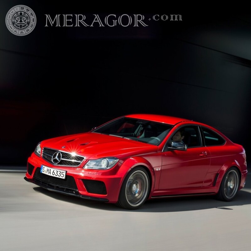 Wunderschönes rotes Mercedes-Download-Foto auf Ihrem Profilbild Autos Transport