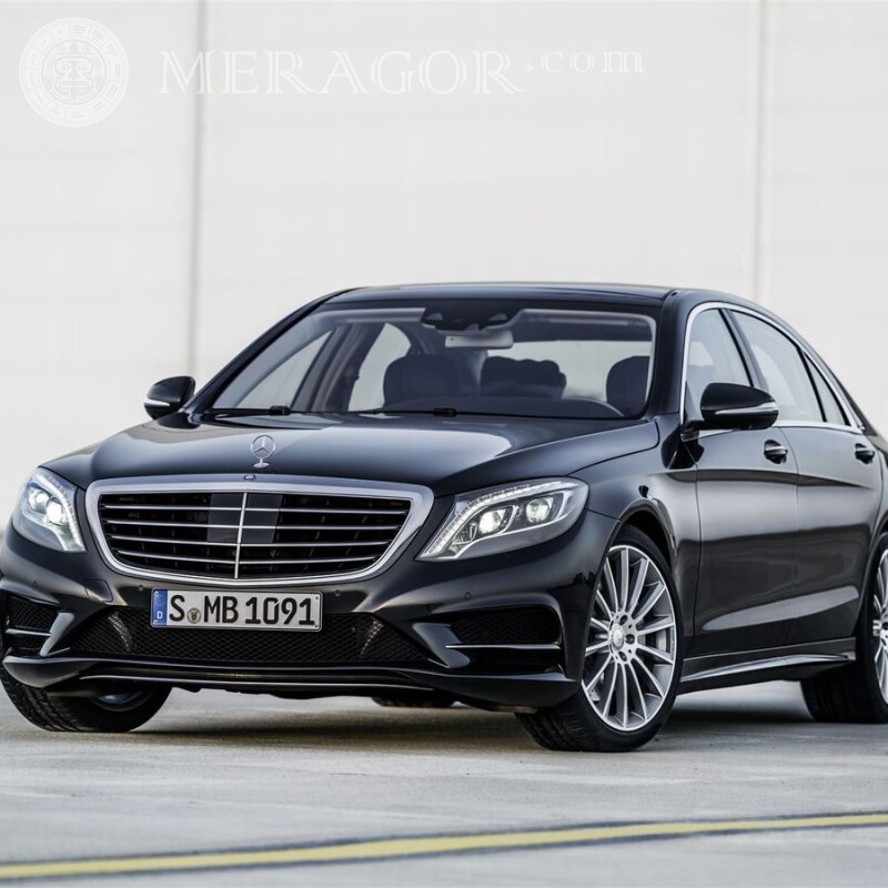 Luxuriöser schwarzer Mercedes lade ein Foto auf deinen Facebook-Avatar herunter Autos Transport