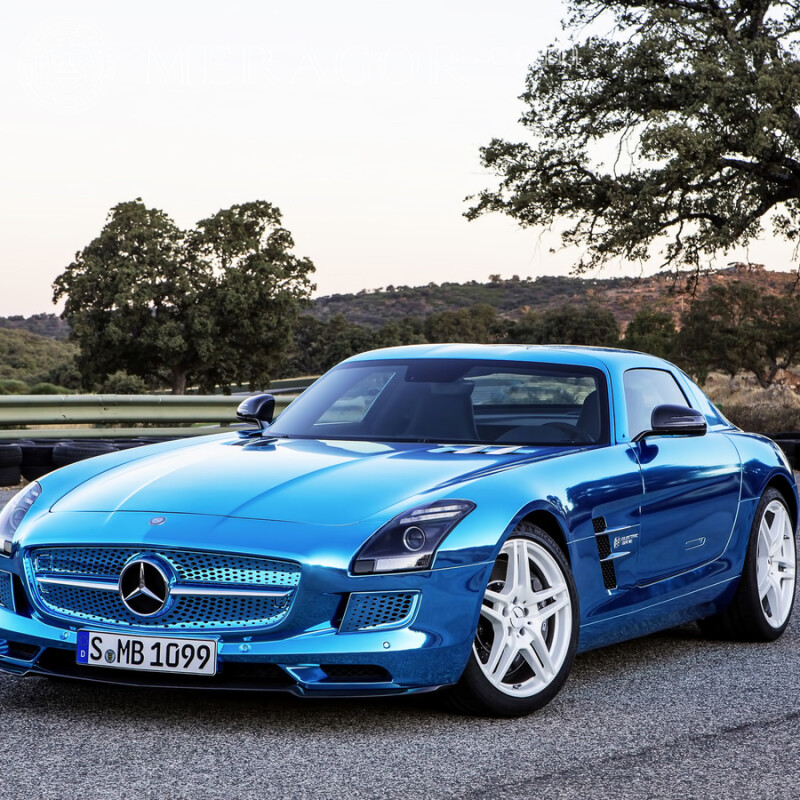 Descarga una foto del Mercedes azul fresco en tu foto de perfil Autos Transporte
