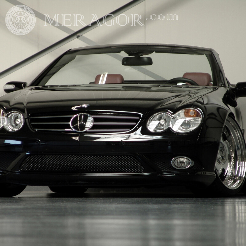 Descarga una foto de un magnífico Mercedes negro alemán en tu foto de perfil Autos Transporte