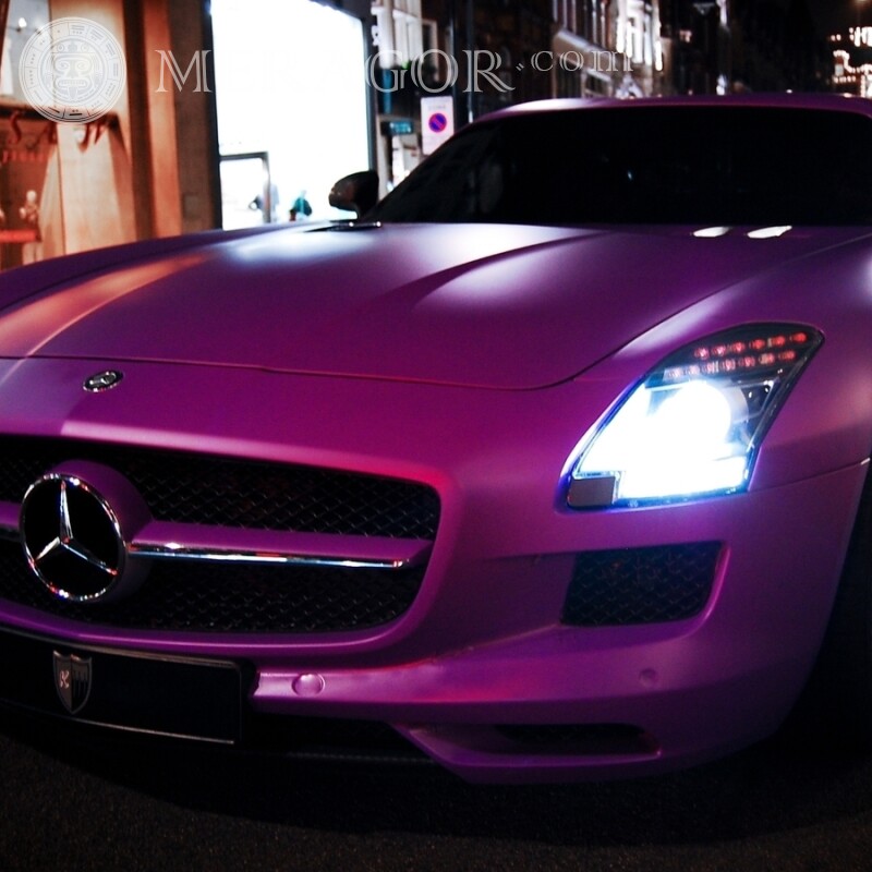 Descarga una foto de un lujoso Mercedes glamoroso para una chica en el avatar Autos Transporte