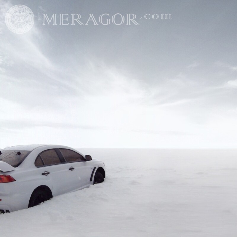 Télécharger la photo élégante Mitsubishi blanche dans la neige Les voitures Transport