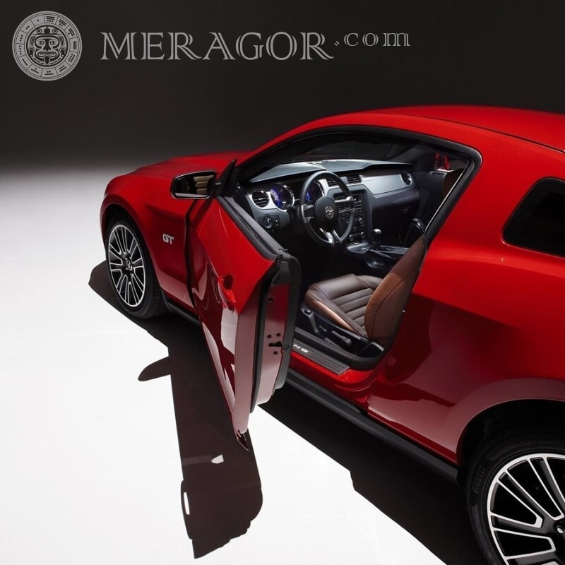 Крутий американський Ford Mustang завантажити картинку на аватарку для дівчини Автомобілі Транспорт