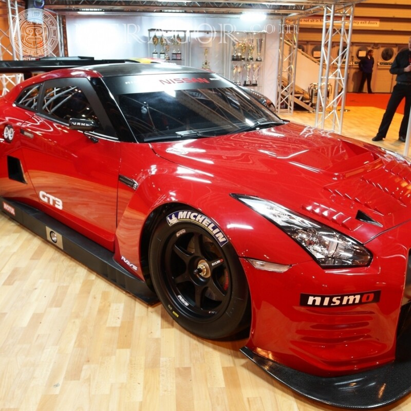 Sportlicher roter Nissan Foto auf Avatar für Kerl herunterladen Autos Transport Rennen