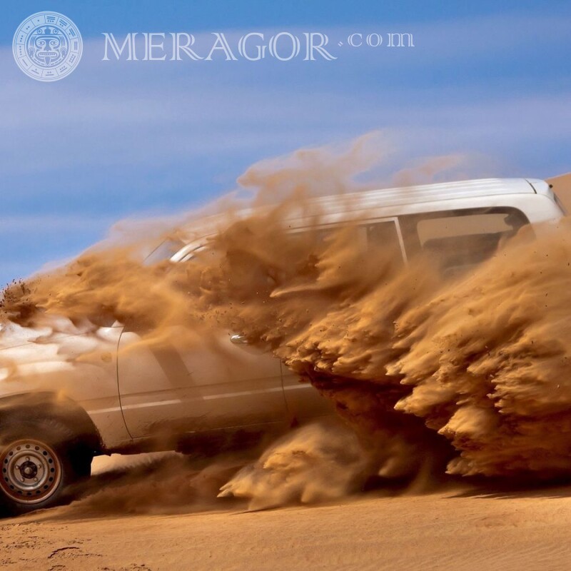 Крутое фото на аватарку для Инстаграм машина в песке Carros Transporte