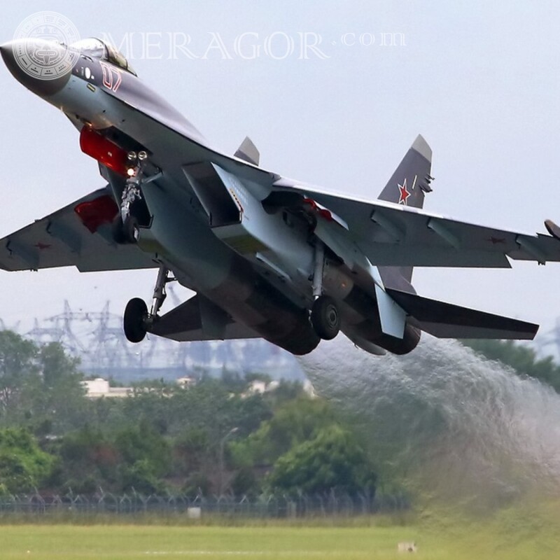 Kostenloser Download Foto eines Militärflugzeugs abheben Militärische Ausrüstung Transport