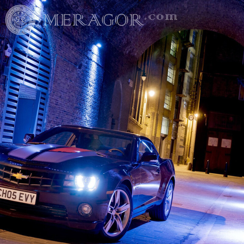 Télécharger photo Chevrolet dans la ville de nuit pour un mec Les voitures Transport