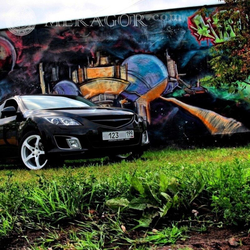 Photo d'une voiture noire cool sur votre photo de profil Les voitures Transport