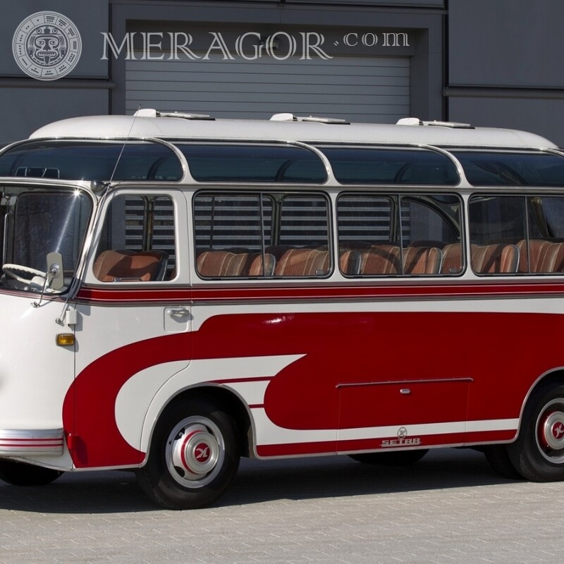 Шикарна червоний міні автобус скачати безкоштовно для дівчини на аватарку Автомобілі Транспорт