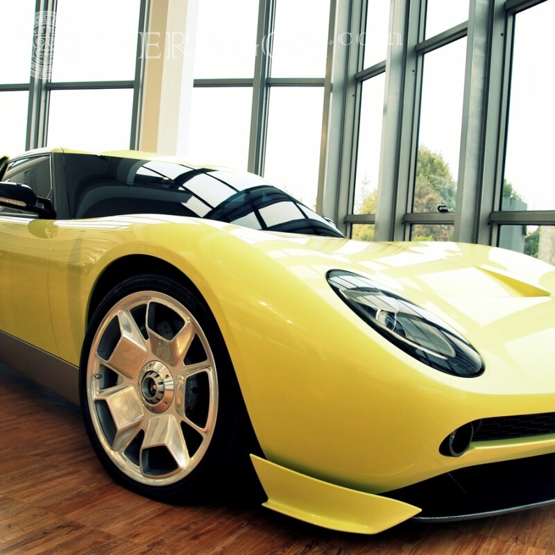 Жовта машина безкоштовно для дівчини Автомобілі Транспорт