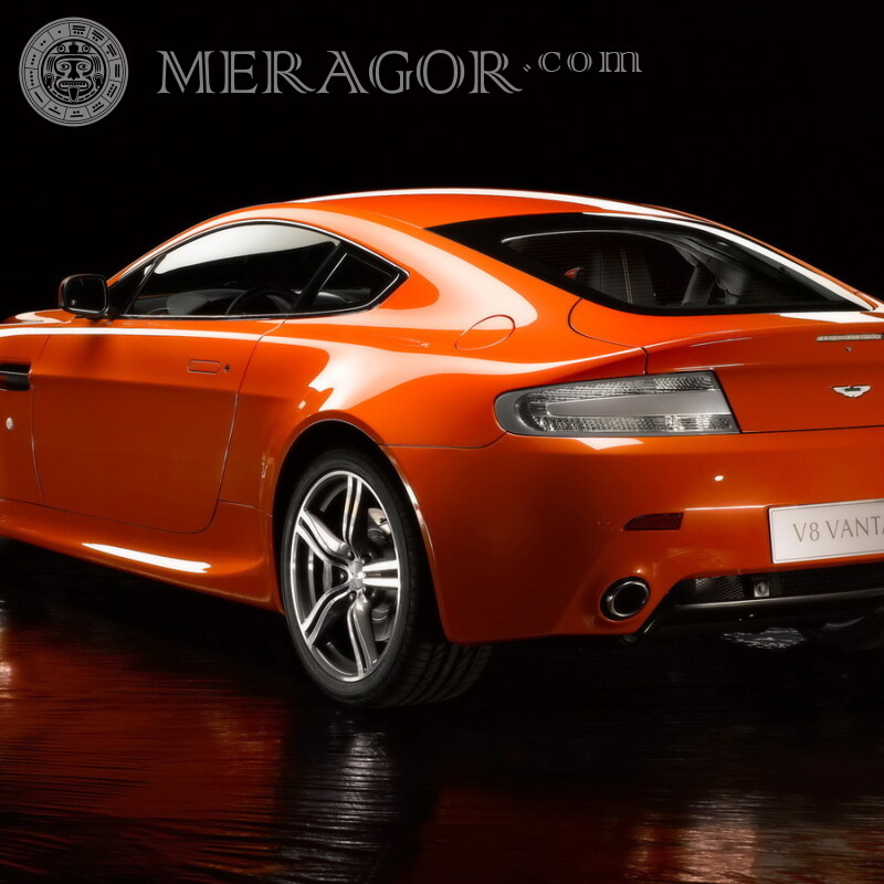 Laden Sie für ein Mädchen kostenlos ein Foto eines orangefarbenen Autos auf einem Avatar herunter Autos Transport
