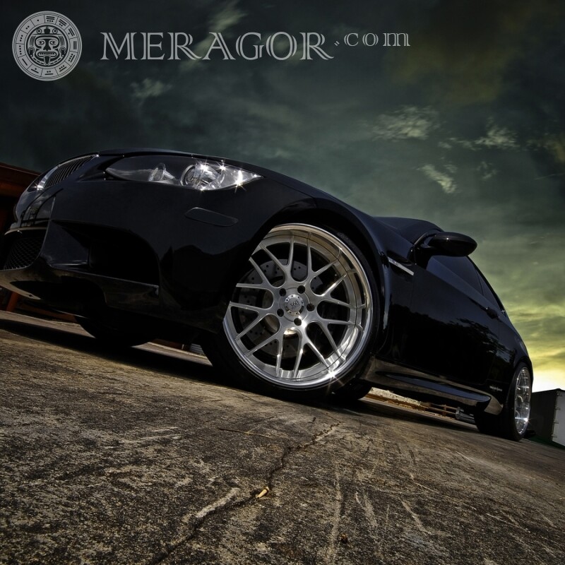 Фотографія чорного крутого авто на аватарку Автомобілі Транспорт