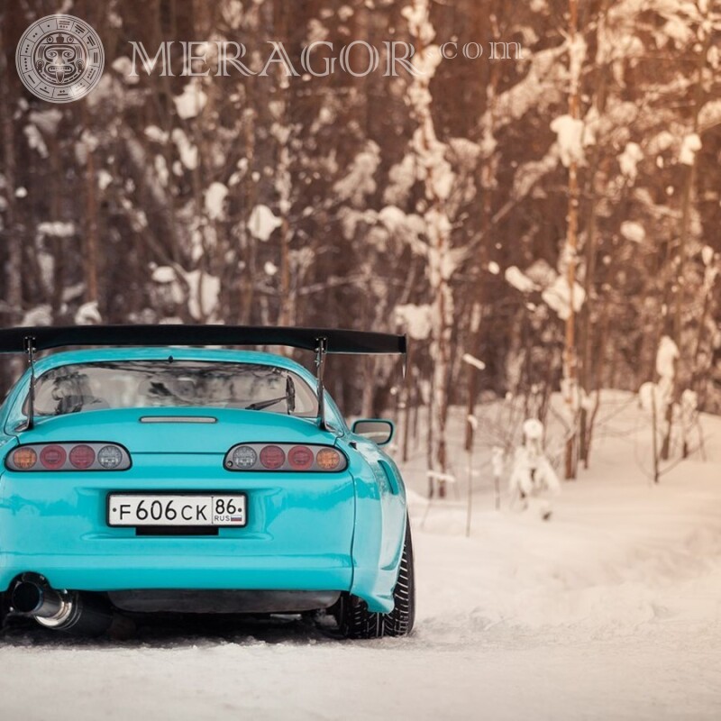 Descargar foto gratis de un coche en invierno para Facebook Autos Transporte
