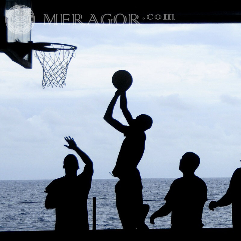 Juego de baloncesto en el mar a cuenta Deportivos Silueta