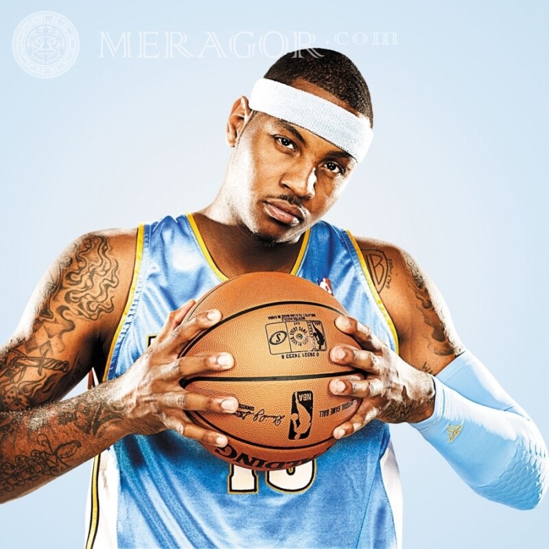 Le basketteur Carmelo Anthony avec la photo du ballon sur la photo de profil Basketball Noirs Gars Piercing, tatouage