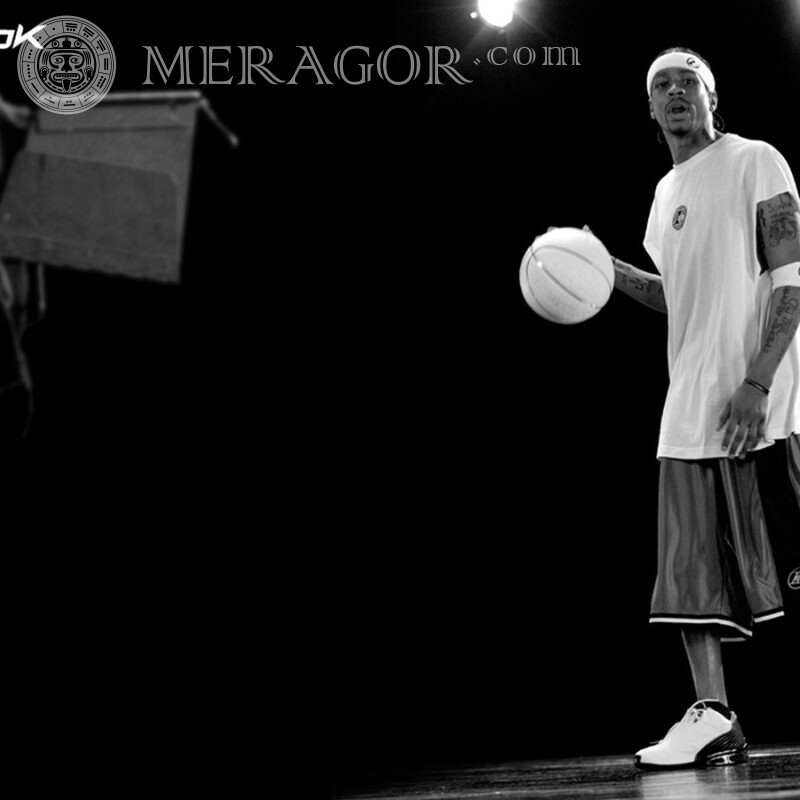 Joueur de basket-ball avatar rétro photo Basketball Noirs En pleine hauteur Gars